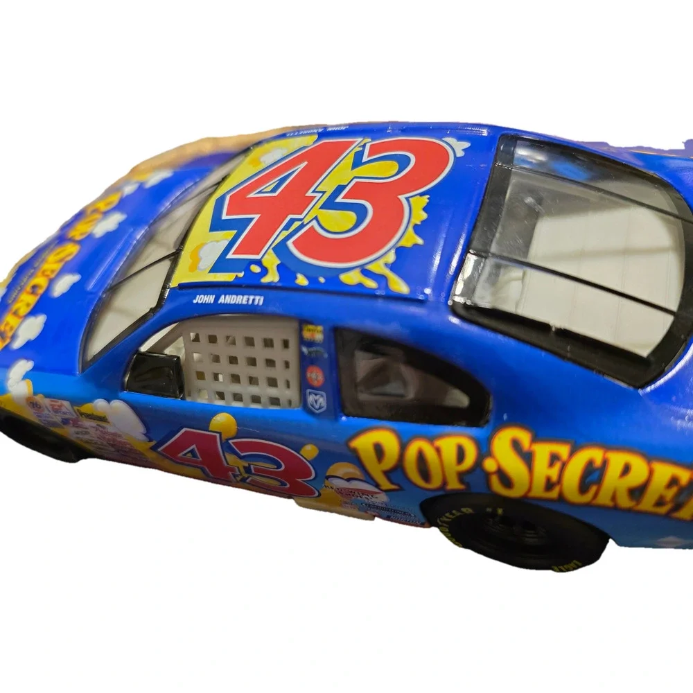 Hot Wheels John Andretti #43 Pop Secret 2000 Dodge Intrepid 1:24 NASCAR